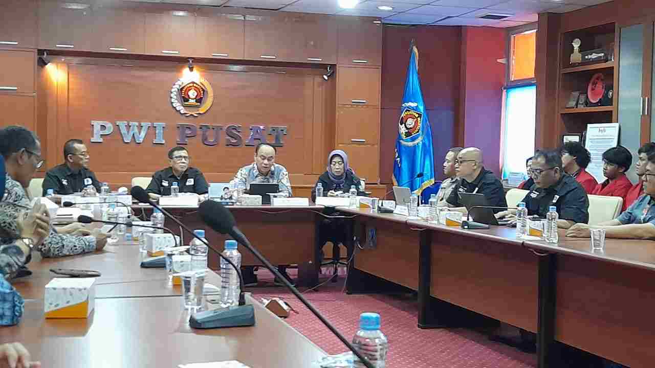 Menkominfo Apresiasi PWI Bentuk Tim Satgas Anti Hoax: Menjaga Keberlangsungan Pemilu 2024 Menkominfo Apresiasi PWI Bentuk Tim Satgas Anti Hoax: Menjaga Keberlangsungan Pemilu 2024