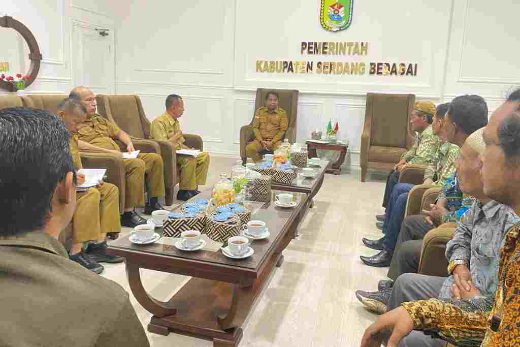 Bupati Sergai Terima Kunjungan Kelompok Pendidikan dan Kebudayaan Bupati Sergai Terima Kunjungan Kelompok Pendidikan dan Kebudayaan