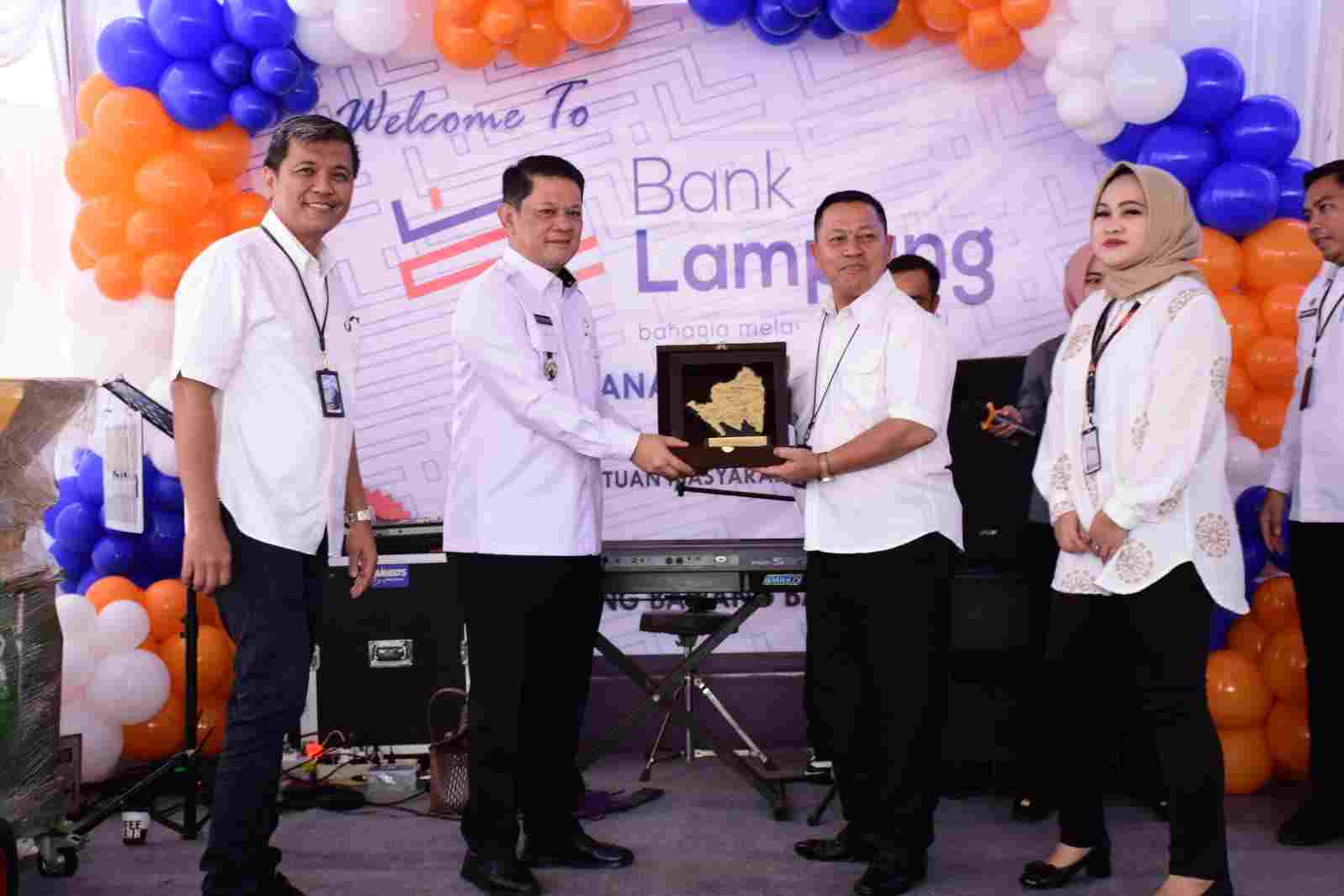 M. Firsada Resmikan Kantor Baru Bank Lampung KCP Panaragan Jaya M. Firsada Resmikan Kantor Baru Bank Lampung KCP Panaragan Jaya