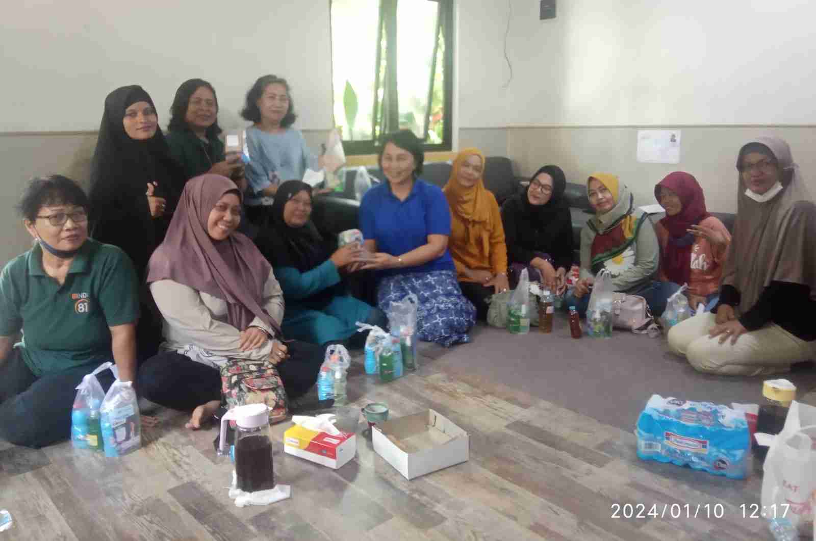Pelatihan Membuat Aneka Sabun Ramah Lingkungan di Rumah GreenSol Pelatihan Membuat Aneka Sabun Ramah Lingkungan di Rumah GreenSol