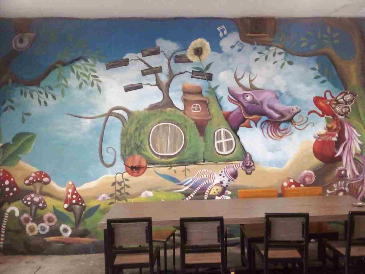 Giovani Taja Pameran Karya Lukisan dan Mural di Warmindo BurNdes Giovani Taja Pameran Karya Lukisan dan Mural di Warmindo BurNdes