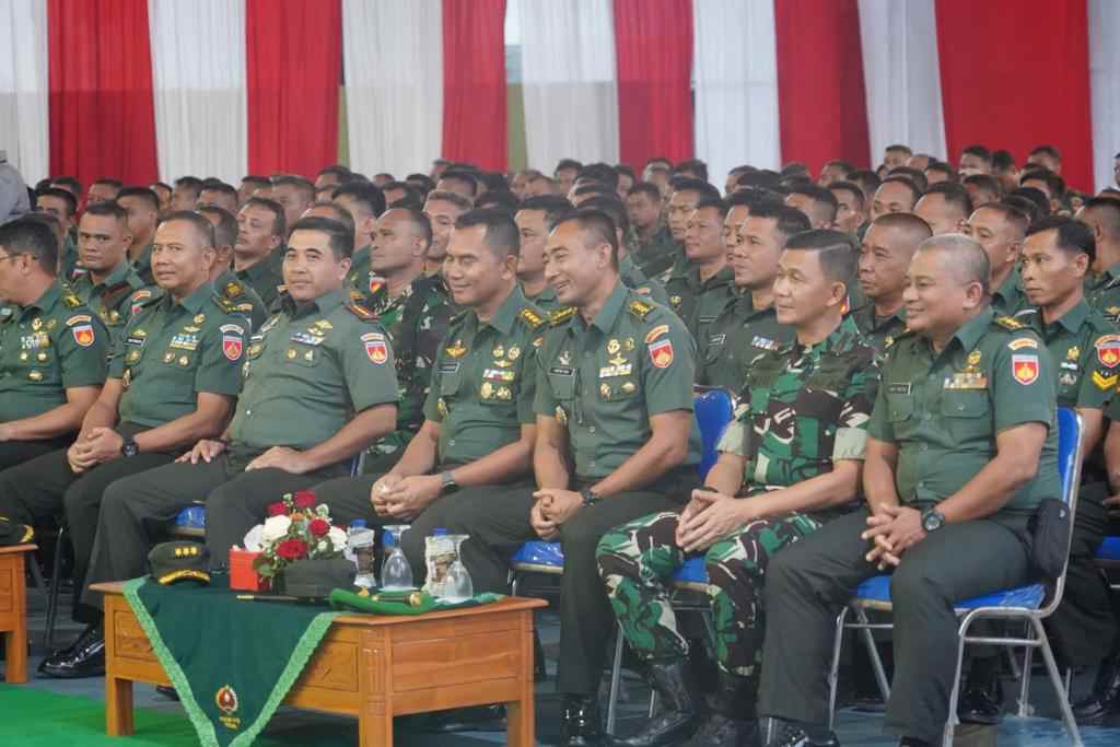 Danrem Dampingi Pangdam IV/Diponegoro Kunker di Wilayah Korem 071/Wijayakusuma Danrem Dampingi Pangdam IV/Diponegoro Kunker di Wilayah Korem 071/Wijayakusuma