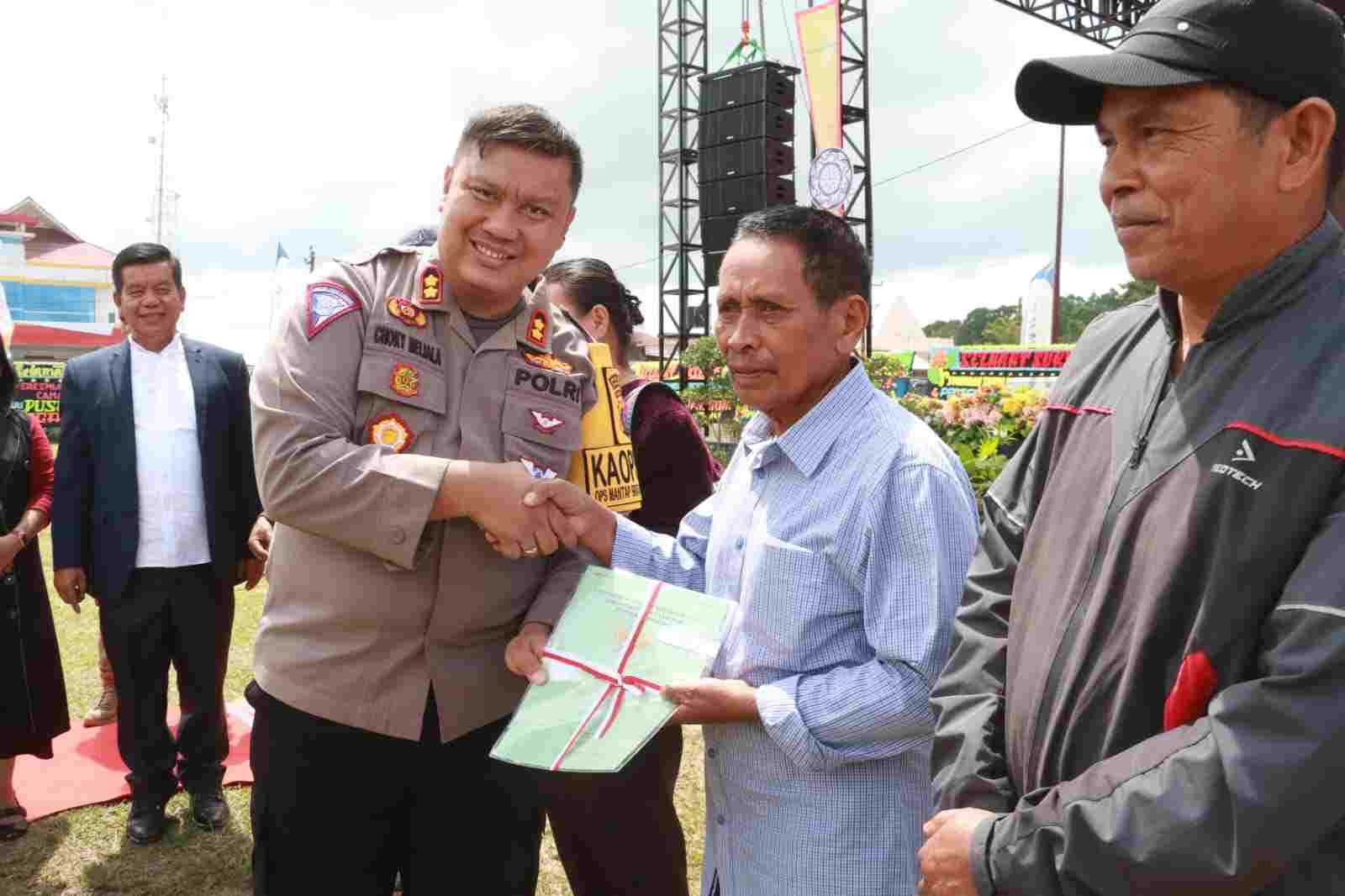 Kapolres Simalungun Hadiri Syukuran Tahun Baru dan Peresmian Kantor Camat Purba Kapolres Simalungun Hadiri Syukuran Tahun Baru dan Peresmian Kantor Camat Purba