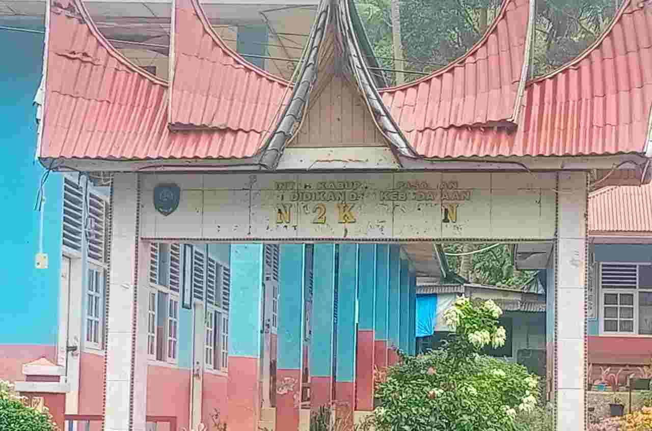 Komite Mundur Berjemaah, Diduga Kepsek SDN 12 Koto Tinggi Tidak Transparan Komite Mundur Berjemaah, Diduga Kepsek SDN 12 Koto Tinggi Tidak Transparan