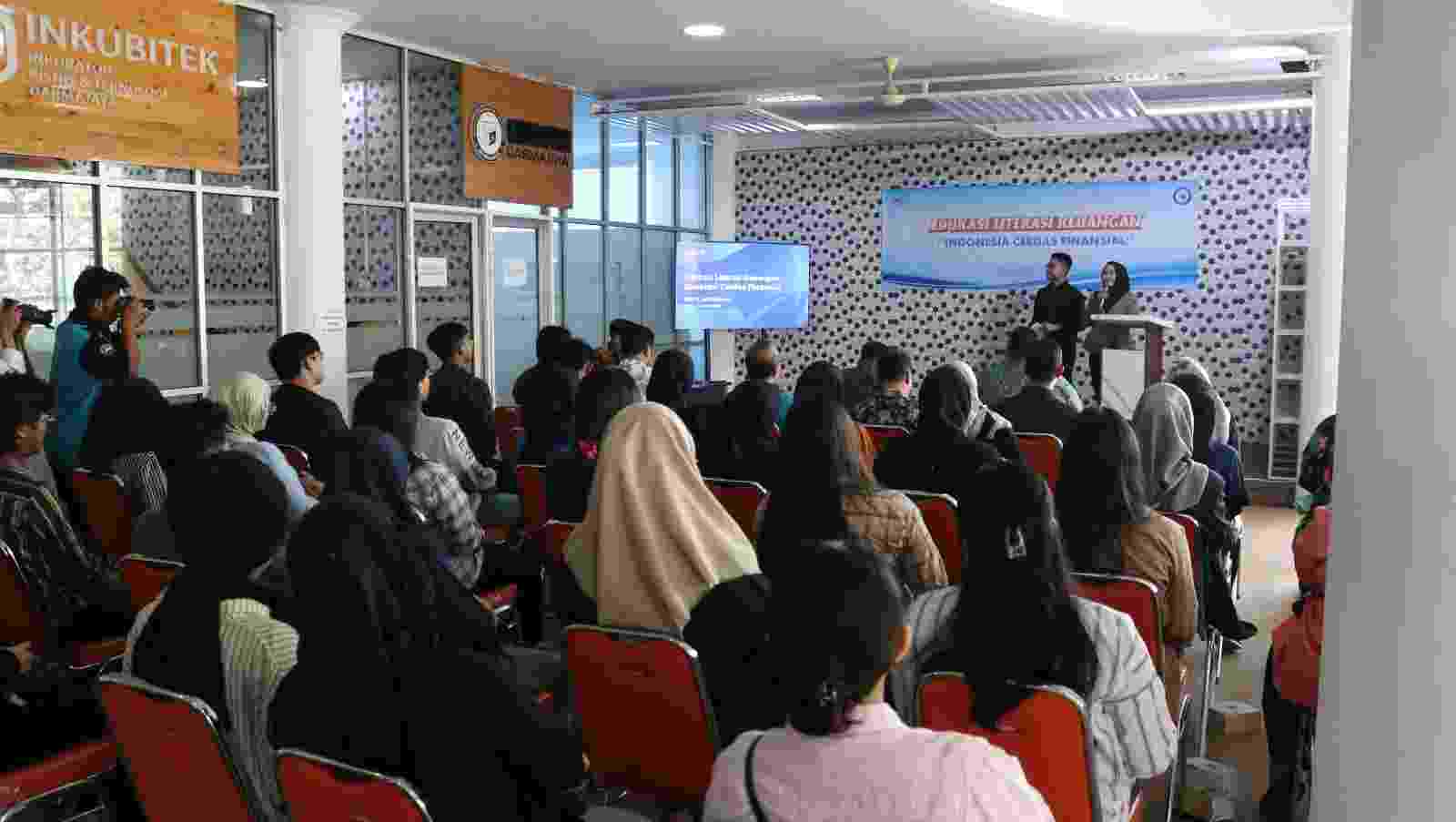 Mahasiswa Akuntansi Darmajaya Belajar Literasi Keuangan dengan Indomobil Finance Mahasiswa Akuntansi Darmajaya Belajar Literasi Keuangan dengan Indomobil Finance