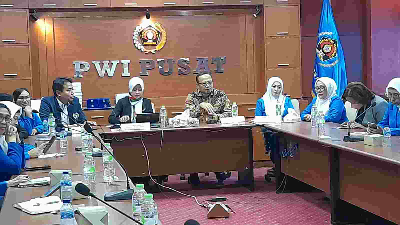 IKWI Ingatkan Peranan Perempuan di Pemilu 2024, Menteri PPPA: Perempuan Kuatkan Visi Bangsa IKWI Ingatkan Peranan Perempuan di Pemilu 2024, Menteri PPPA: Perempuan Kuatkan Visi Bangsa