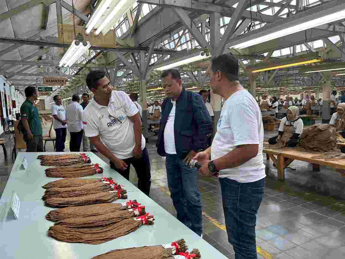 Board of Regional Management PTPN I Reg. 4 Langsungkan Kunker ke Kebun Tembakau dan HGU Tebu Board of Regional Management PTPN I Reg. 4 Langsungkan Kunker ke Kebun Tembakau dan HGU Tebu