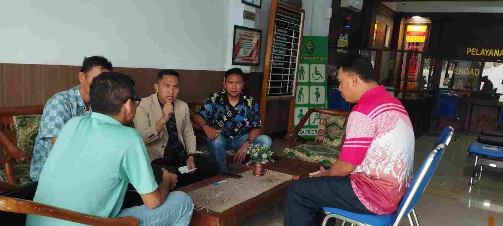 Protes PN Kotabumi, Warga Negara Tulangbawang Tolak Konstatering Lahan PTPN VII Protes PN Kotabumi, Warga Negara Tulangbawang Tolak Konstatering Lahan PTPN VII