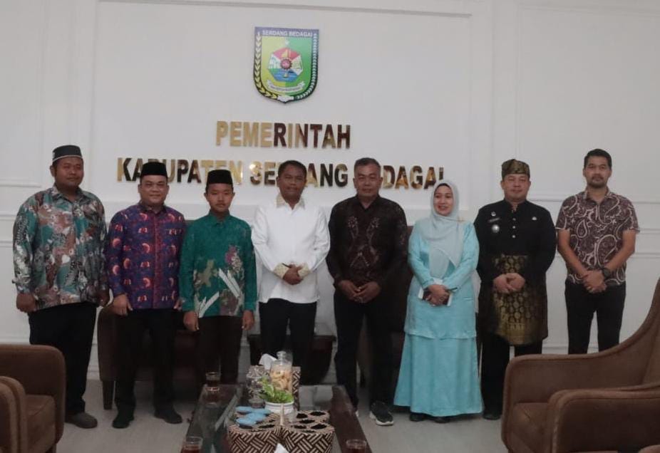Bupati Sergai Dukung Prestasi Habib Setiawan di Kompetisi MTQ Qatar Internasional Bupati Sergai Dukung Prestasi Habib Setiawan di Kompetisi MTQ Qatar Internasional