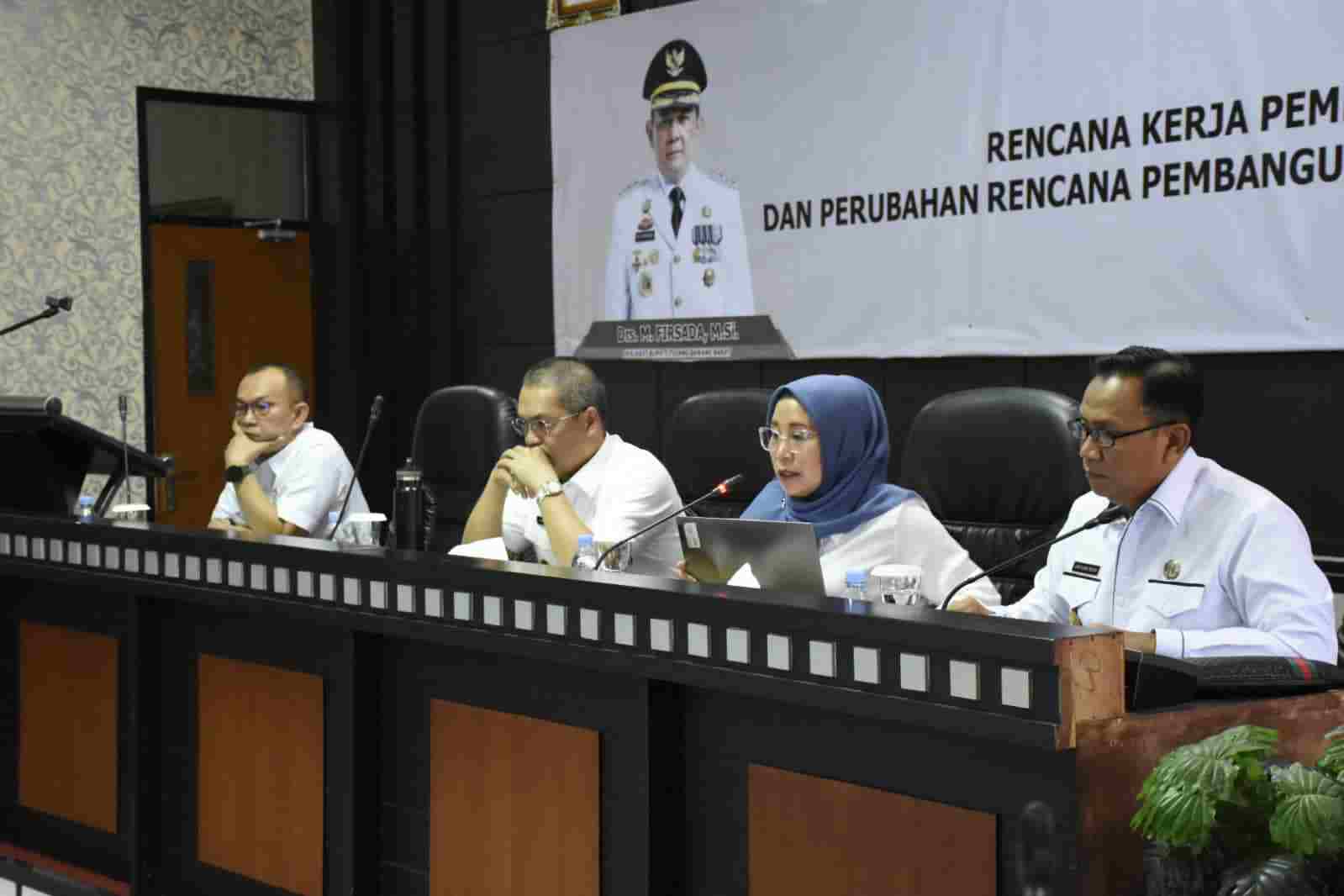 Sekda Tubaba Membuka FKP RKPD dan Perubahan RPD 2023-2026 Sekda Tubaba Membuka FKP RKPD dan Perubahan RPD 2023-2026