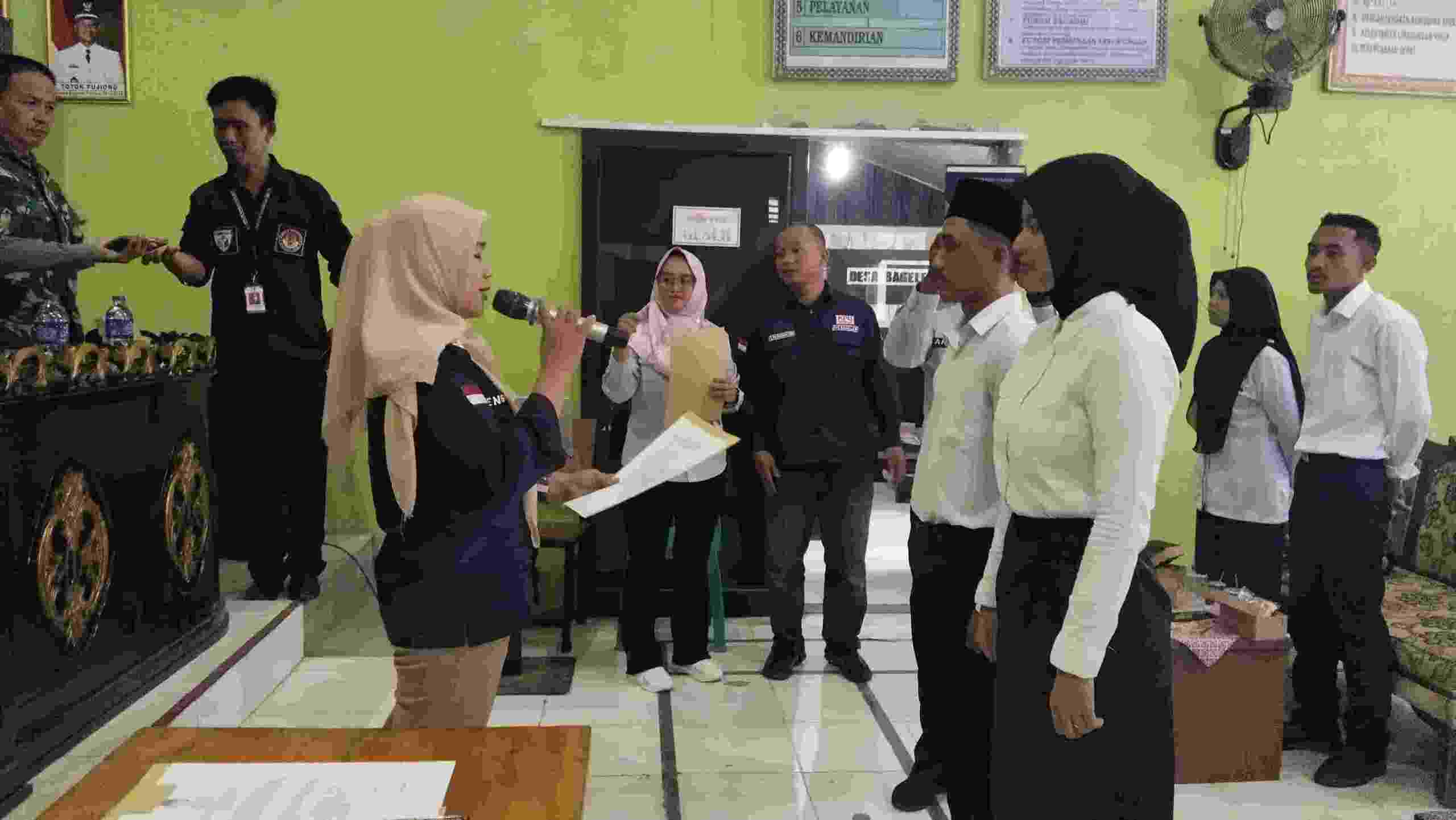 Siap Sukseskan Pemilu 2024, Ketua PPS Desa Bagelen Lantik 154 Anggota KPPS Siap Sukseskan Pemilu 2024, Ketua PPS Desa Bagelen Lantik 154 Anggota KPPS