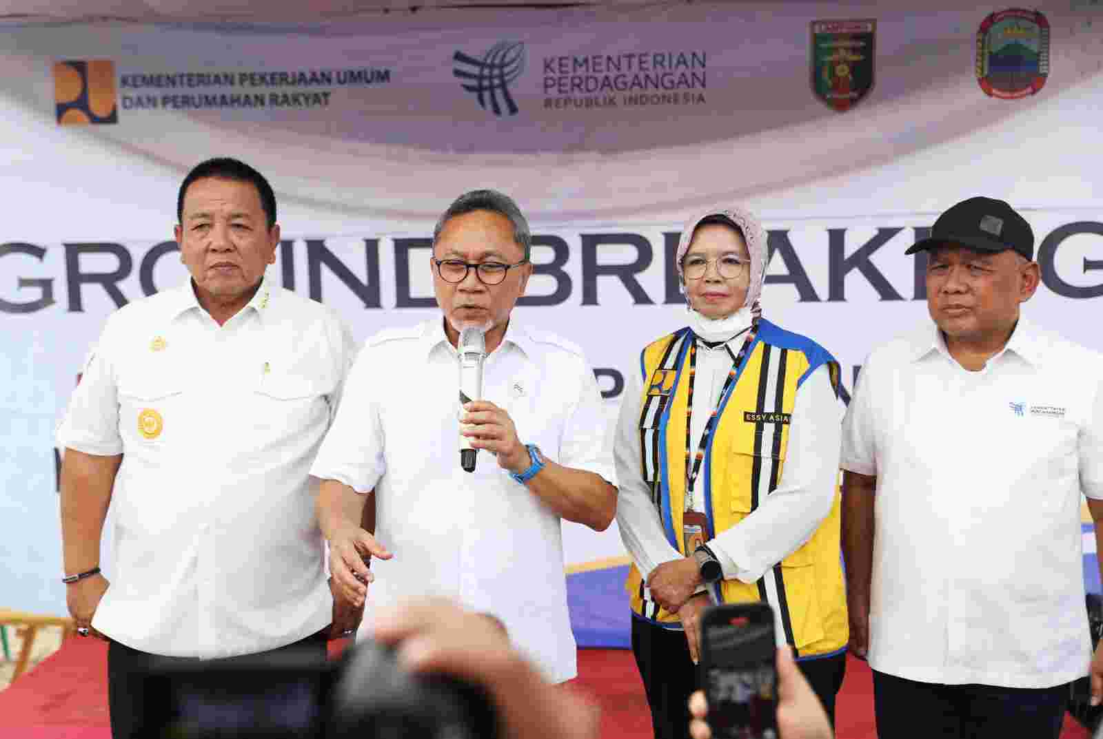 Gubernur Arinal Bersama Mendag RI Resmikan Dimulainya Revitalisasi Pembangunan Pasar Natar Gubernur Arinal Bersama Mendag RI Resmikan Dimulainya Revitalisasi Pembangunan Pasar Natar