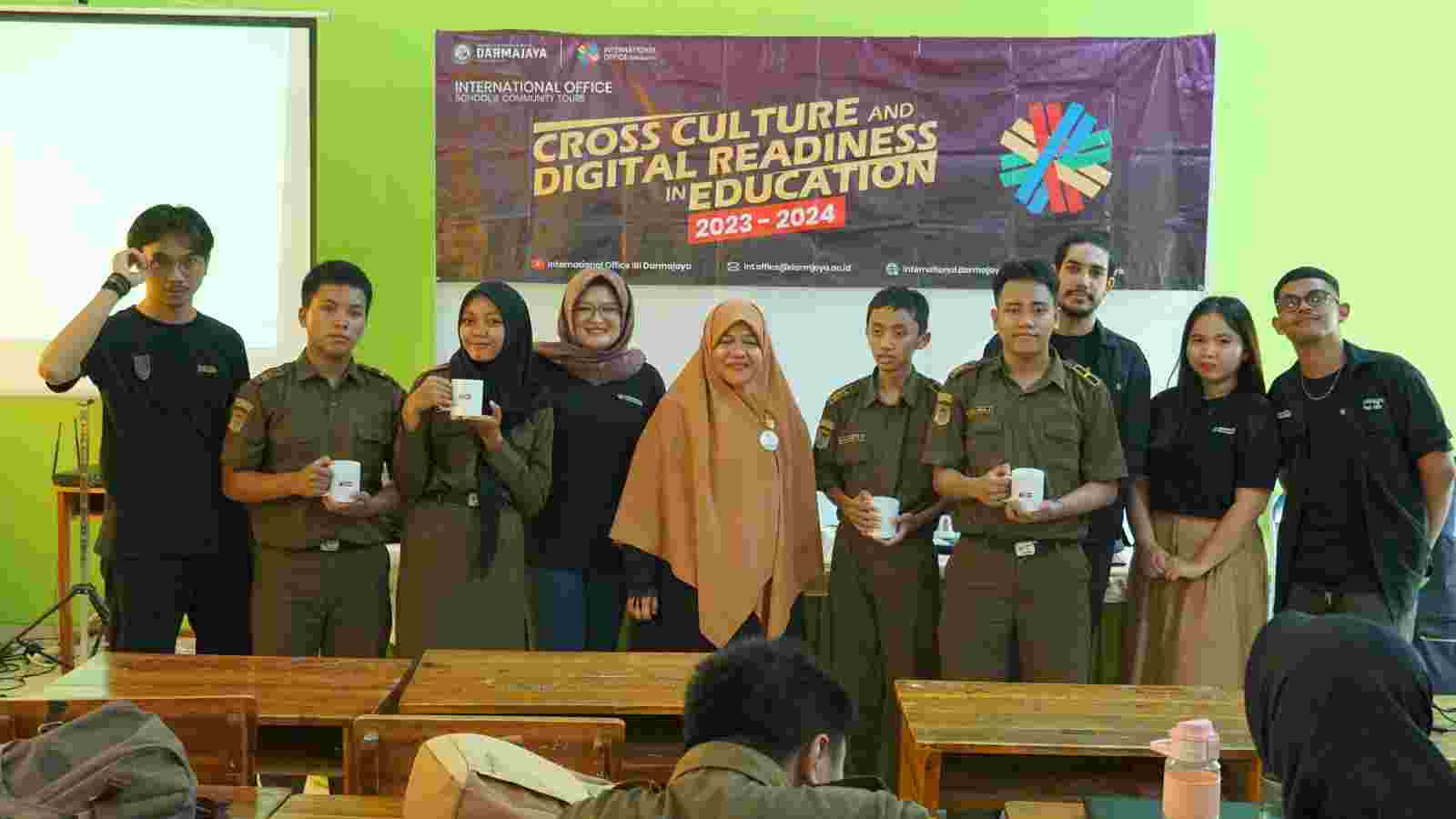 FGD Cross Culture & Digital Readiness in Global Education di SMKN 3 Metro FGD Cross Culture & Digital Readiness in Global Education di SMKN 3 Metro