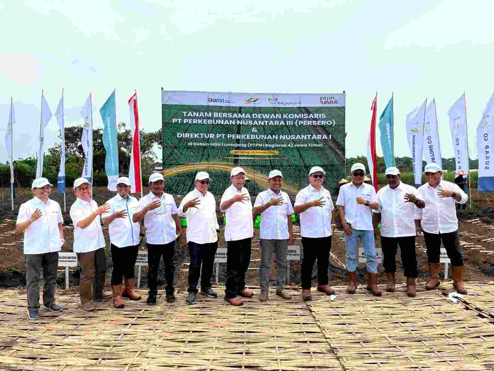 Komisaris Holding Perkebunan Tinjau Potensi HGU PTPN I Regional 4 Komisaris Holding Perkebunan Tinjau Potensi HGU PTPN I Regional 4