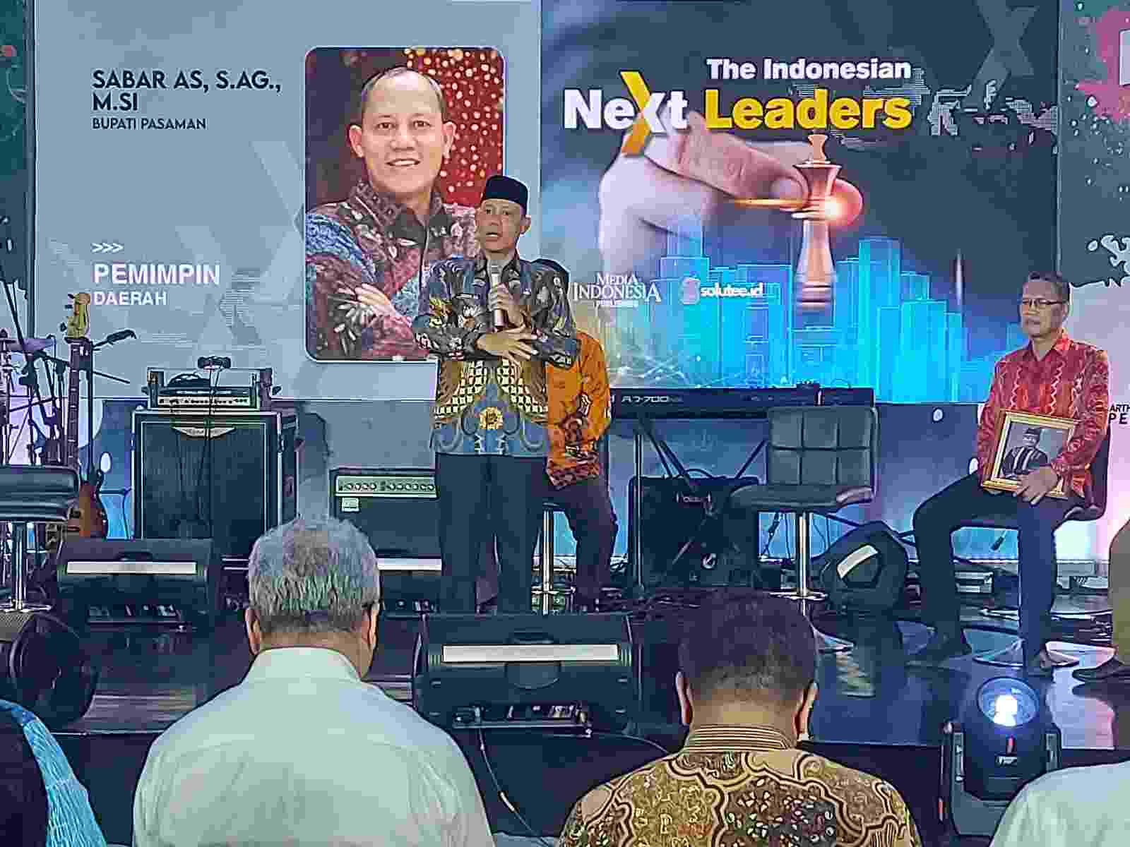 Sabar AS Hadiri Launching Buku Versi Digital E Book “The Indonesian Next Leaders” Sabar AS Hadiri Launching Buku Versi Digital E Book “The Indonesian Next Leaders”