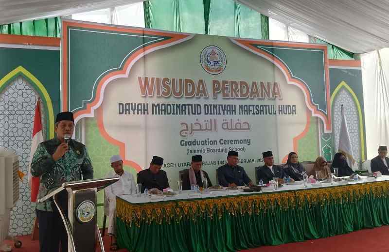Pj Bupati Aceh Utara Apresiasi Wisuda Perdana Dayah Madinah Lhoksukon Pj Bupati Aceh Utara Apresiasi Wisuda Perdana Dayah Madinah Lhoksukon
