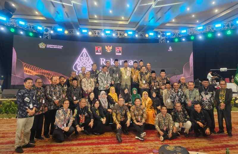 Hadiri Rakernas Kemenag, Rektor UIN RIL: Siap Bangun Sinergi Menuju Indonesia Emas Hadiri Rakernas Kemenag, Rektor UIN RIL: Siap Bangun Sinergi Menuju Indonesia Emas