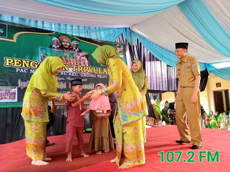 Pj.Bupati Adi Erlansyah Hadiri Pengajian Triwulan Muslimat NU Kecamatan Gadingrejo Pj.Bupati Adi Erlansyah Hadiri Pengajian Triwulan Muslimat NU Kecamatan Gadingrejo