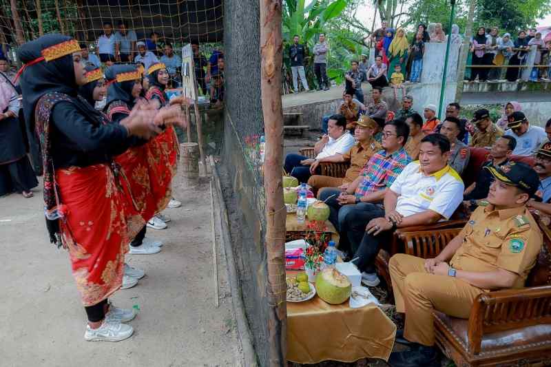 Bina Bibit Volly, Sabar Duet Tommy Buka Turnamen Volly Beringin Putra Cup Bina Bibit Volly, Sabar Duet Tommy Buka Turnamen Volly Beringin Putra Cup