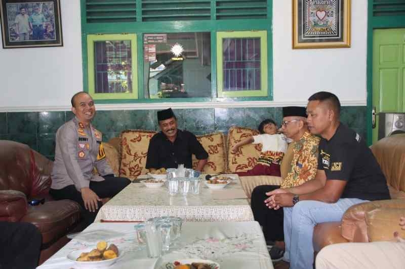 Jelang Pemilu Kapolres Pringsewu Safari Kamtibmas Kesejumlah Tokoh Jelang Pemilu Kapolres Pringsewu Safari Kamtibmas Kesejumlah Tokoh