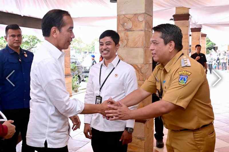 Presiden Jokowi Resmikan Ruas Jalan Tol dan Tinjau Kesehatan di RSUD dr. H. Kumpulan Pane Presiden Jokowi Resmikan Ruas Jalan Tol dan Tinjau Kesehatan di RSUD dr. H. Kumpulan Pane