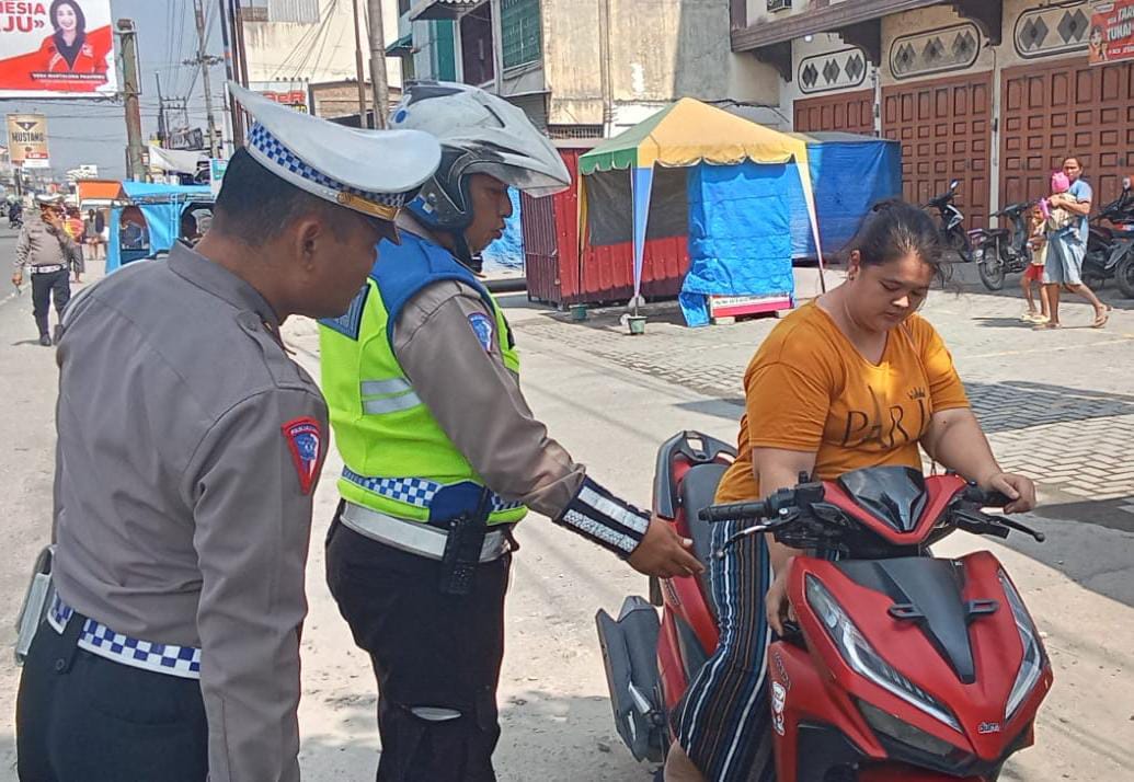 Patroli “Hunting Stasioner” Sat Lantas Polres Sergai Tekan Angka Pelanggaran dan Kecelakaan Patroli “Hunting Stasioner” Sat Lantas Polres Sergai Tekan Angka Pelanggaran dan Kecelakaan