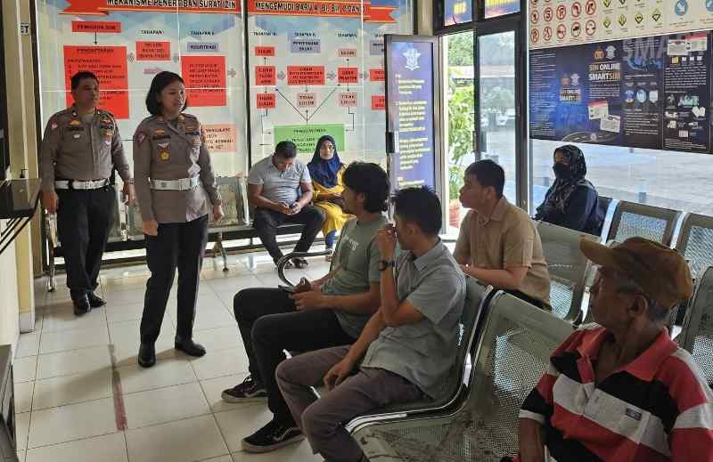 Polres Tebing Tinggi Pastikan Pelayanan Publik Secara Optimal Polres Tebing Tinggi Pastikan Pelayanan Publik Secara Optimal