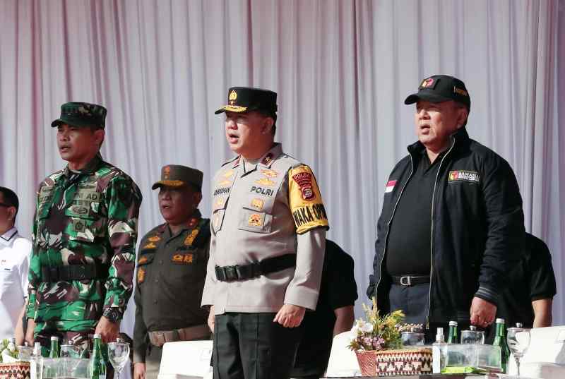 Gubernur Arinal Hadiri Apel Siaga Pengawasan Masa Tenang dan Pemungutan Penghitungan Suara Gubernur Arinal Hadiri Apel Siaga Pengawasan Masa Tenang dan Pemungutan Penghitungan Suara