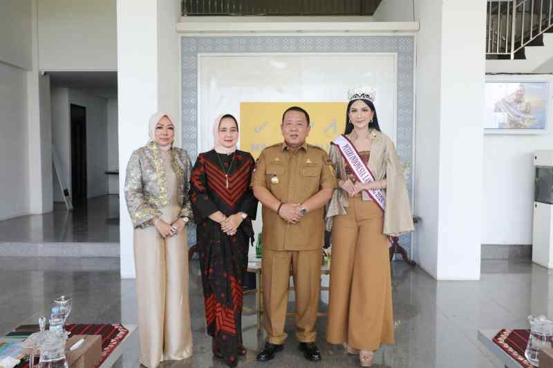 Gubernur Arinal dan Ibu Riana Terima Audiensi Finalis Puteri Indonesia Tahun 2024 Gubernur Arinal dan Ibu Riana Terima Audiensi Finalis Puteri Indonesia Tahun 2024