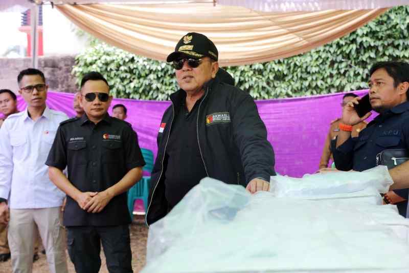 Tinjau Kesiapan Sejumlah TPS, Gubernur Arinal Apresiasi Kesigapan Petugas KPPS Tinjau Kesiapan Sejumlah TPS, Gubernur Arinal Apresiasi Kesigapan Petugas KPPS