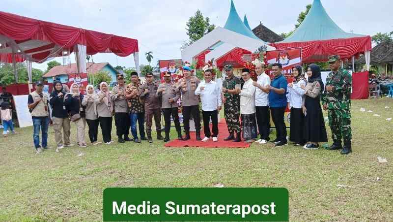Pj Bupati Drs. Asra Hadiri Peninjauan TPS di Hari Pencoblosan 6 Kecamatan, Kab. Aceh Tamiang Pj Bupati Drs. Asra Hadiri Peninjauan TPS di Hari Pencoblosan 6 Kecamatan, Kab. Aceh Tamiang