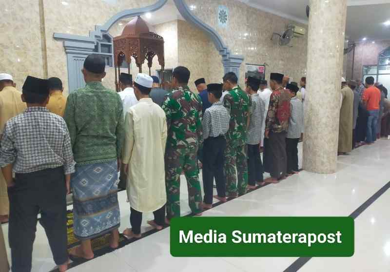 Babinsa 02 Karang Baru Giat Rutin Laksanakan Subuh Berjemaah Babinsa 02 Karang Baru Giat Rutin Laksanakan Subuh Berjemaah