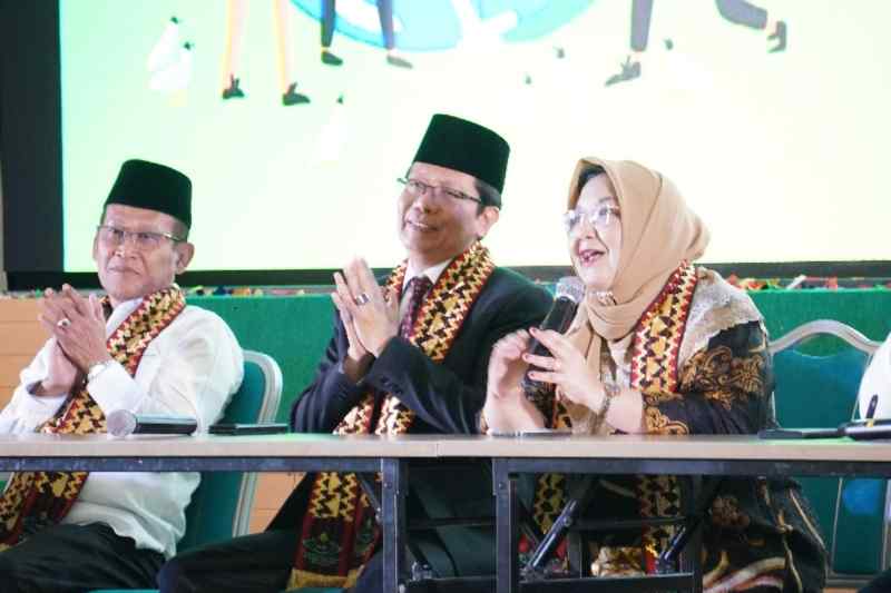 Dua Narasumber Raker 2024 Ungkap Diksi Senada: Karya Nyata Bukan Karya Kata dan Work the Talk Dua Narasumber Raker 2024 Ungkap Diksi Senada: Karya Nyata Bukan Karya Kata dan Work the Talk