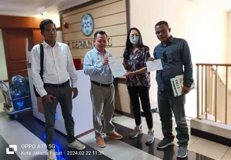 Alamsyah Lapor ke Dewan Pers, Pasca Pemberitaan Menyebut Klein Donatur Utama Paslon Capres 02 Alamsyah Lapor ke Dewan Pers, Pasca Pemberitaan Menyebut Klein Donatur Utama Paslon Capres 02