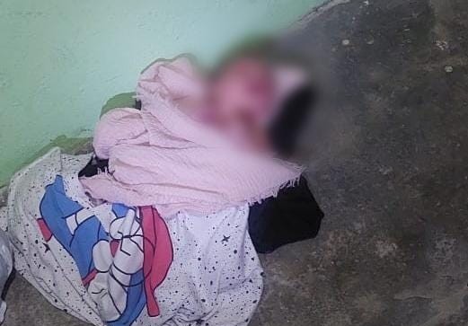 Bayi Laki-laki Ditemukan di Teras Mushola, Polisi Lakukan Penyelidikan Bayi Laki-laki Ditemukan di Teras Mushola, Polisi Lakukan Penyelidikan