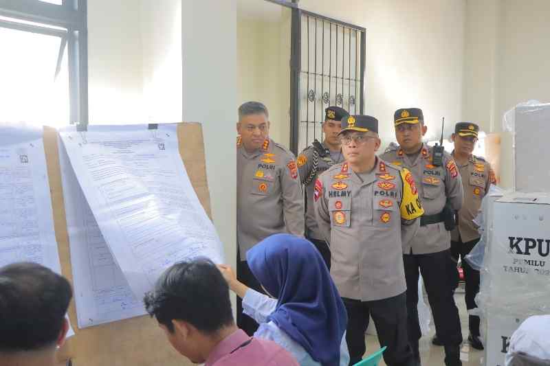Kapolda Monitoring Rapat Pleno Rekapitulasi Suara di PPK, Situasi Kondusif Kapolda Monitoring Rapat Pleno Rekapitulasi Suara di PPK, Situasi Kondusif