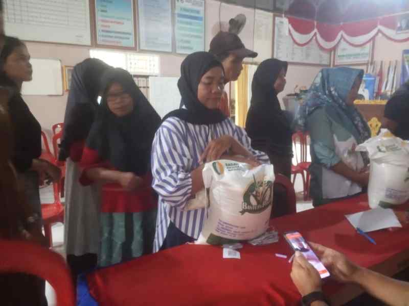 Pemdes Bernung Kembali Salurkan Bantuan Pangan Beras Tahap 2 Pemdes Bernung Kembali Salurkan Bantuan Pangan Beras Tahap 2