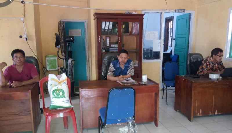 Kades Buldian Rigangan III Tuntaskan Pembagian Bantuan Pangan Tahap Tiga Kades Buldian Rigangan III Tuntaskan Pembagian Bantuan Pangan Tahap Tiga