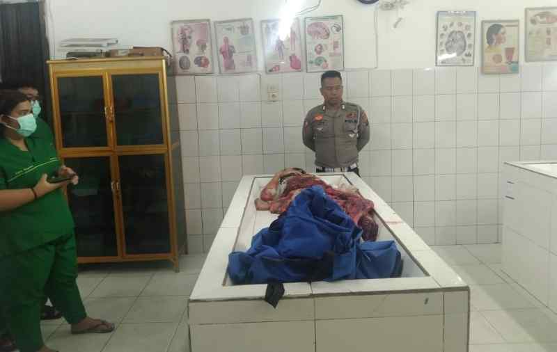 Sat Lantas Polres Simalungun Evakuasi Jasad Korban Tabrak Lari Sat Lantas Polres Simalungun Evakuasi Jasad Korban Tabrak Lari