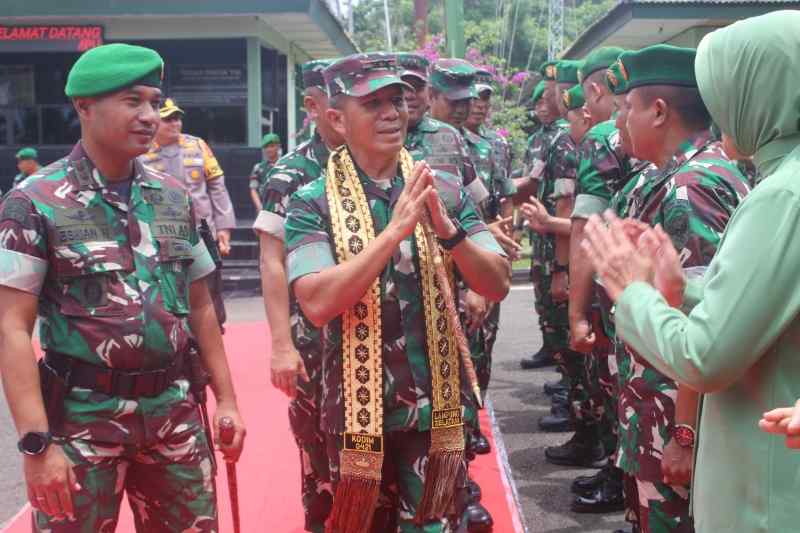 Pangdam: Prajurit & PNS, Serta Anggota Persit Untuk Tidak Terjebak Dalam Permainan Judi Online Pangdam: Prajurit & PNS, Serta Anggota Persit Untuk Tidak Terjebak Dalam Permainan Judi Online