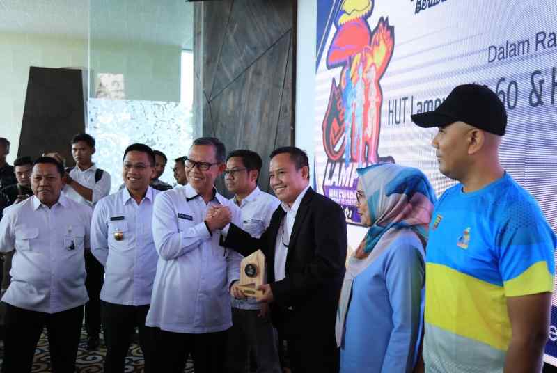 Sekdaprov Fahrizal Luncurkan Lampung Half Marathon 2024, Pendaftaran secara Online Dibuka Sekdaprov Fahrizal Luncurkan Lampung Half Marathon 2024, Pendaftaran secara Online Dibuka