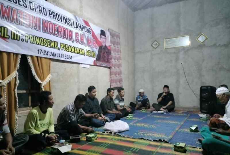 Reses, Watoni Dicurhati Soal Pertanian–Infrastruktur oleh Warga Pringsewu Reses, Watoni Dicurhati Soal Pertanian–Infrastruktur oleh Warga Pringsewu