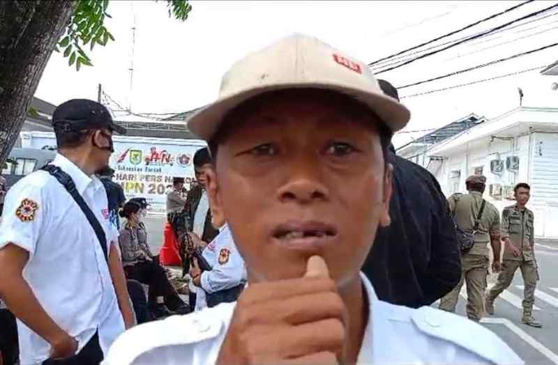 Terkesan Aneh, Warga Desa Penggalangan Dapat Bantuan Bansos dan PKH Ikut Aksi Terkesan Aneh, Warga Desa Penggalangan Dapat Bantuan Bansos dan PKH Ikut Aksi