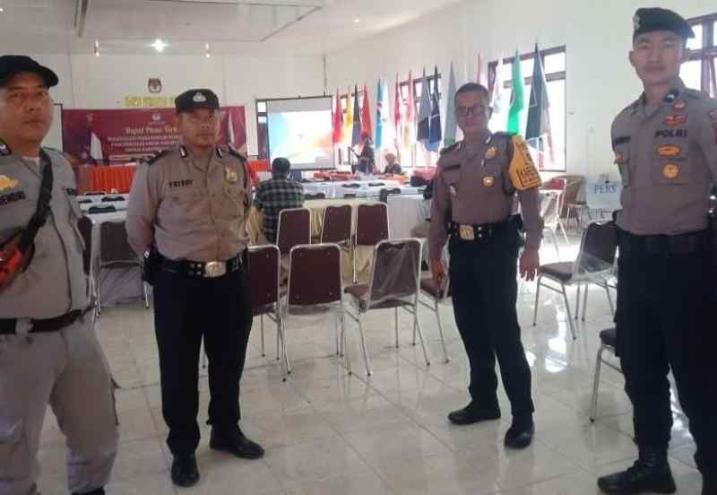 Polres Simalungun Gelar Pengamanan Rapat Pleno Terbuka Pemilu 2024 Polres Simalungun Gelar Pengamanan Rapat Pleno Terbuka Pemilu 2024