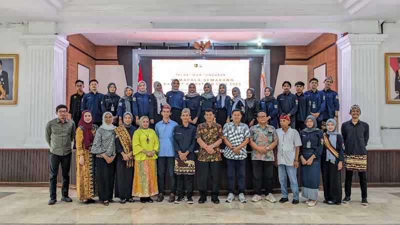 Kepala Badan Penghubung Provinsi Lampung Lantik Pengurus Kamapala Semarang Kabinet Kalpataru Kepala Badan Penghubung Provinsi Lampung Lantik Pengurus Kamapala Semarang Kabinet Kalpataru