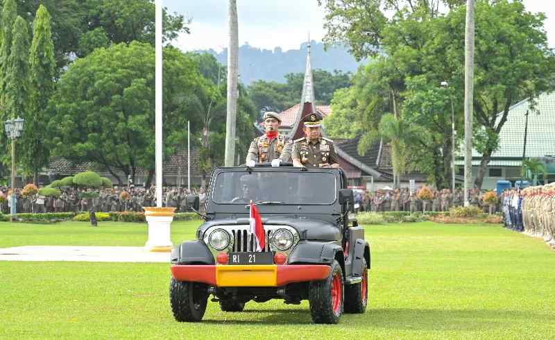 Mendagri Jadi Irup Gelar Pasukan Satpol PP dan Satlinmas, Mahyeldi Terima Penghargaan Karya Bhakti Peduli Satpol PP Mendagri Jadi Irup Gelar Pasukan Satpol PP dan Satlinmas, Mahyeldi Terima Penghargaan Karya Bhakti Peduli Satpol PP