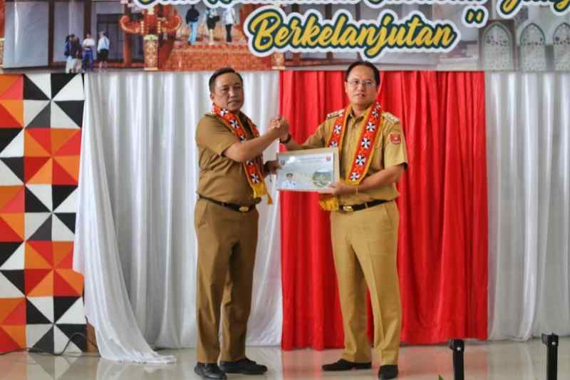 Pj. Bupati Drs. Nukman Buka Musrenbang RKPD Kabupaten Lampung Barat 2025 Pj. Bupati Drs. Nukman Buka Musrenbang RKPD Kabupaten Lampung Barat 2025