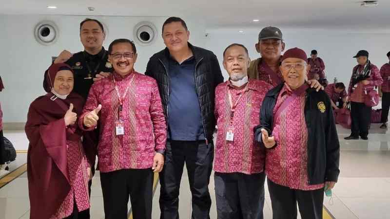 Alumni TN1 Umrohkan Pamong dan Pendidik SMA Taruna Nusantara Alumni TN1 Umrohkan Pamong dan Pendidik SMA Taruna Nusantara