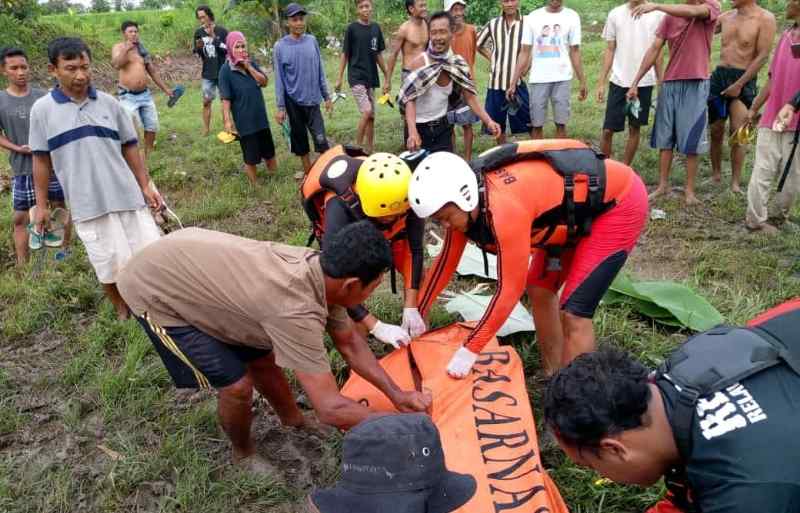 Korban Hanyut Di Sungai Way Bulok Ditemukan Telah Meninggal Dunia Korban Hanyut Di Sungai Way Bulok Ditemukan Telah Meninggal Dunia