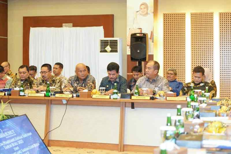 Wakil Bupati Asahan Ikuti RUPS Bank Sumut Wakil Bupati Asahan Ikuti RUPS Bank Sumut